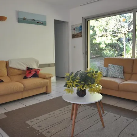 Vila Spacieuse Avec Grand Jardin 2103