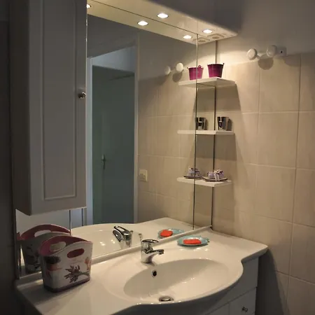 Spacieuse Avec Grand Jardin 2103 Vila