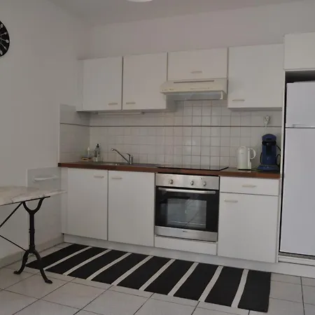 Spacieuse Avec Grand Jardin 2103 Vila